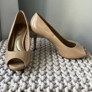 DEXFLEX COMFORT HEELS SIZE 7
